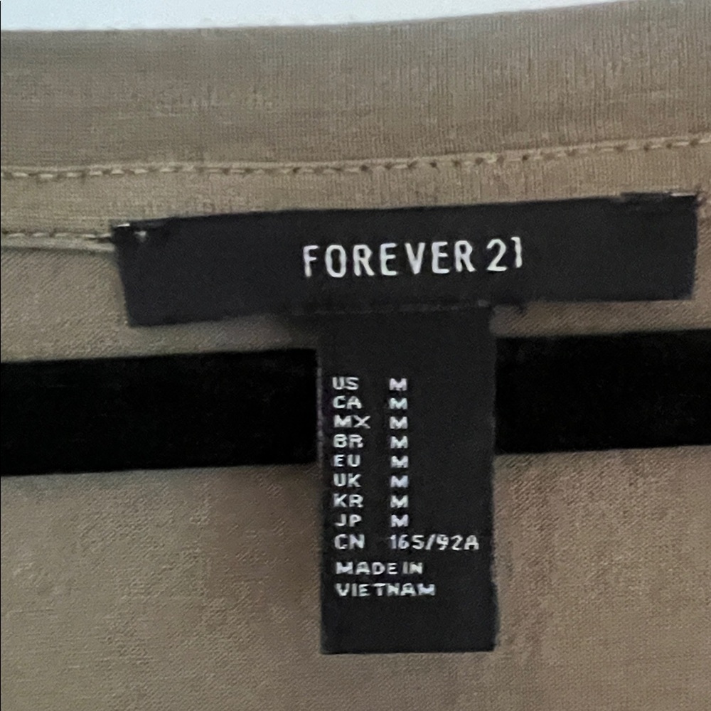 Forever 21 V-Neck Short Sleeve Tee - Picture 4 of 5